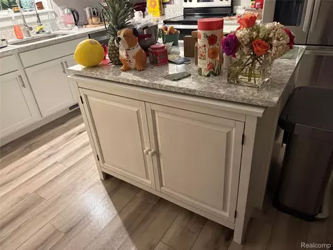 Kitchen - 9220 S Flaska Dr, Solon, MI 49621 photo 4 of 5