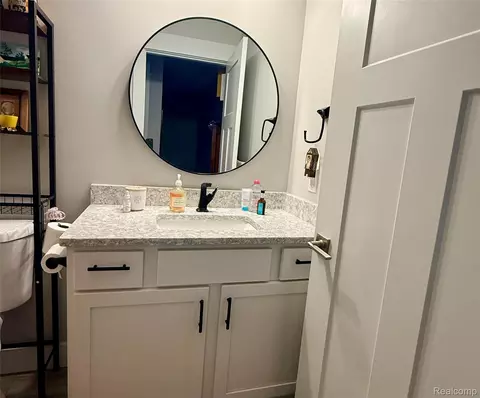 Bath - 9220 S Flaska Dr, Solon, MI 49621 photo 9 of 10
