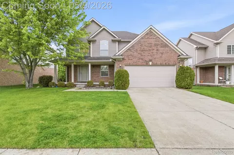 37140 Baker Dr, Westland, MI 48185