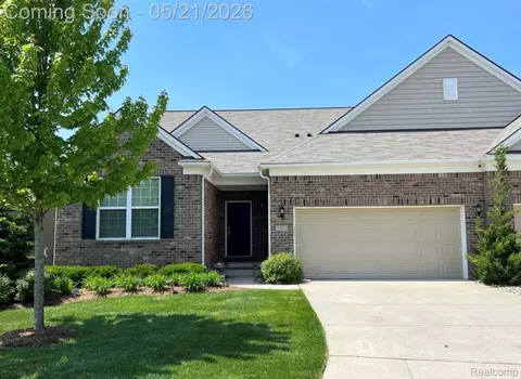 2060 Trimble St, Orion, MI 48360