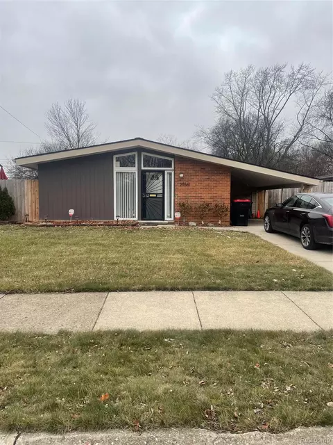 29561 Fairfax St, Southfield, MI 48076