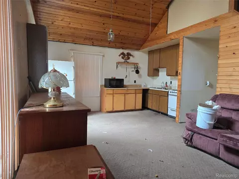 9027 S Lost Pine Ave, Lake, MI 49304 photo 6
