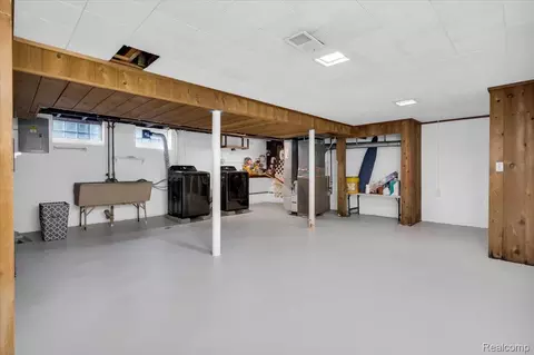 Other - 4995 Hillcrest St, Grosse Pointe, MI 48236 photo 2 of 5