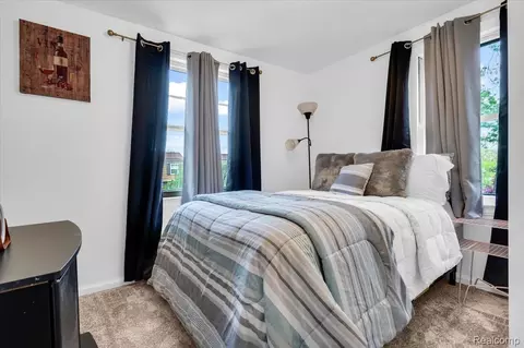 Bedroom - 4995 Hillcrest St, Grosse Pointe, MI 48236 photo 5 of 6