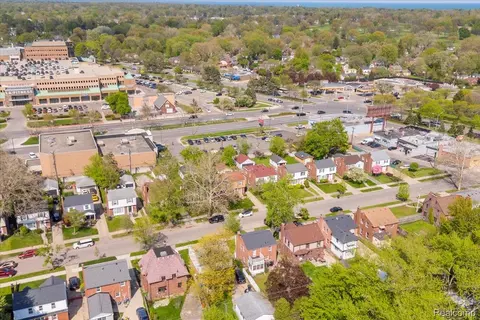 View/Area - 4995 Hillcrest St, Grosse Pointe, MI 48236 photo 5 of 5
