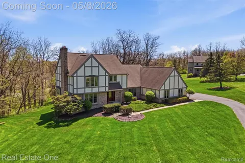 6514 Mountview Ct, Genoa, MI 48116
