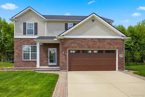 28720 Apple Blossom Dr, Huron, MI 48134
