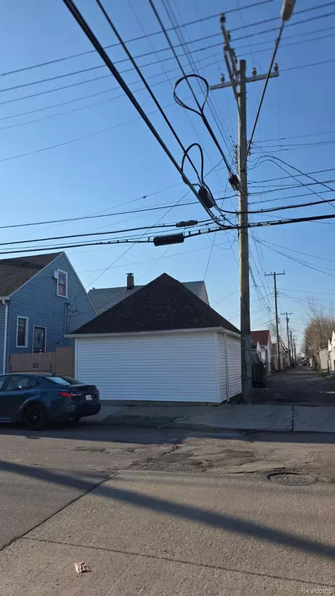 Exterior - 12000 Charest St, Hamtramck, MI 48212 photo 3 of 3