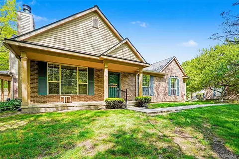 4114 Stonebridge, Holly, MI 48442