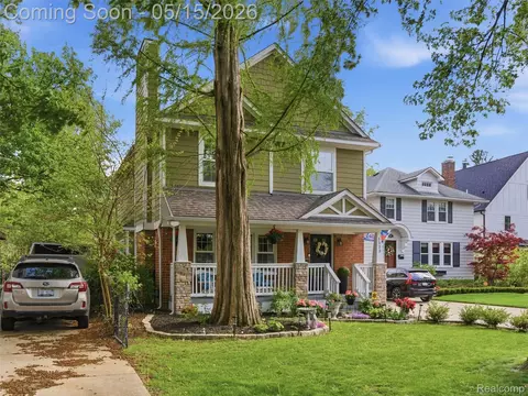 1223 Greenleaf Dr, Royal Oak, MI 48067