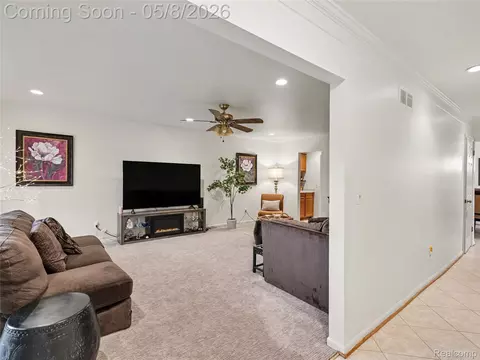Living - 15596 Huntcliff Dr #40, Macomb, MI 48044 photo 1 of 3