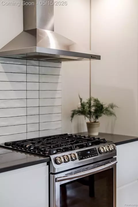 Kitchen - 1771 Brookside Dr, Flint, MI 48503 photo 6 of 7