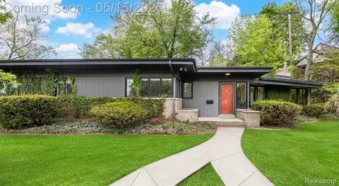 1771 Brookside Dr, Flint, MI 48503