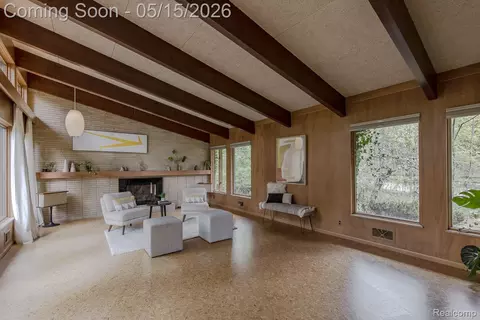 Living - 1771 Brookside Dr, Flint, MI 48503 photo 2 of 6