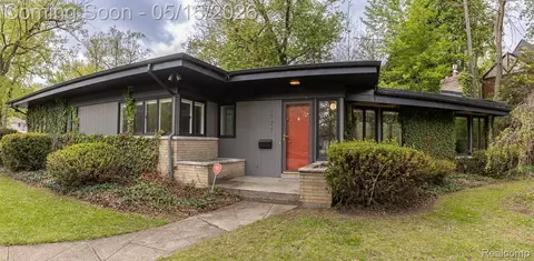 1771 Brookside Dr, Flint, MI 48503