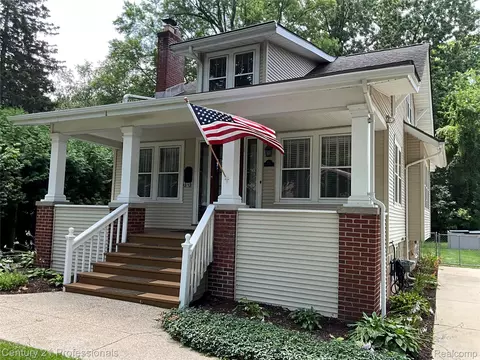 216 Woodside Rd, Royal Oak, MI 48073