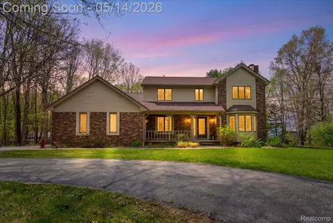 1485 Houghton Trl, Groveland, MI 48462