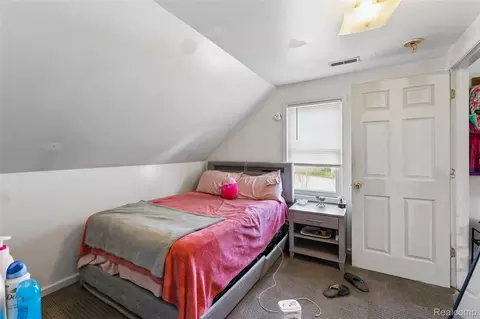 Bedroom - 11472 E Lippincott Blvd, Davison, MI 48423 photo 2 of 7