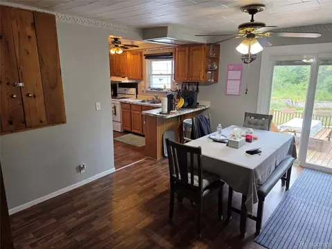 Dining - 11472 E Lippincott Blvd, Davison, MI 48423 photo 3 of 3