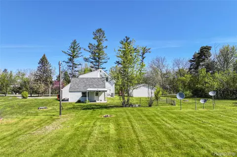 Exterior - 11472 E Lippincott Blvd, Davison, MI 48423 photo 9 of 9