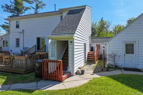 Exterior - 11472 E Lippincott Blvd, Davison, MI 48423 photo 3 of 9