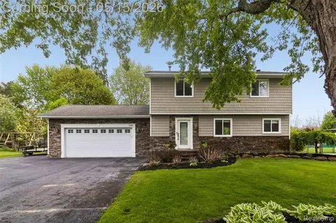 3891 Westlyn Rd, Orion, MI 48359