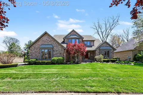 50492 Heatherwood Ln, Shelby Township, MI 48317