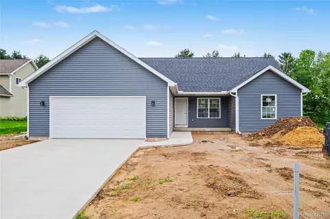 2423 Whisper Ridge Dr, Burton, MI 48509