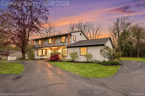 2343 Eastways Rd, Bloomfield Hills, MI 48304