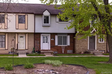 8308 Hickory Dr, Sterling Heights, MI 48312