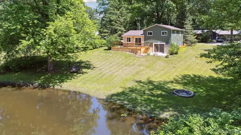 15279 Outer Dr, Argentine, MI 48451