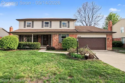 610 Thurber Dr, Troy, MI 48085