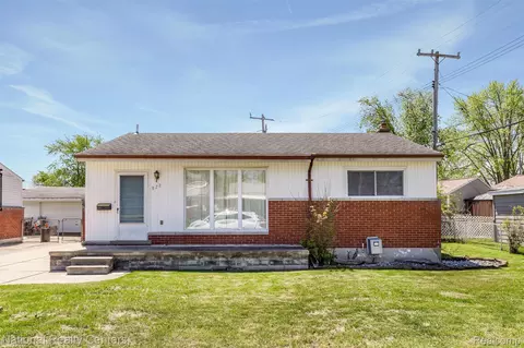 822 Bernie Ln, Madison Heights, MI 48071