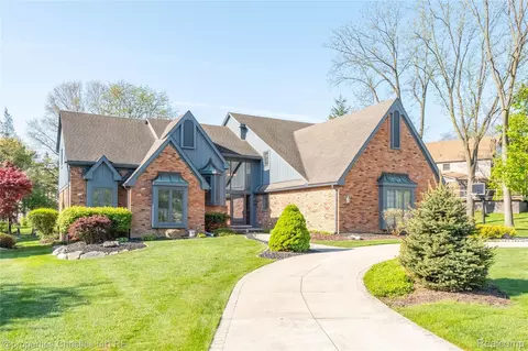 38621 Rutgers Dr, Farmington Hills, MI 48335