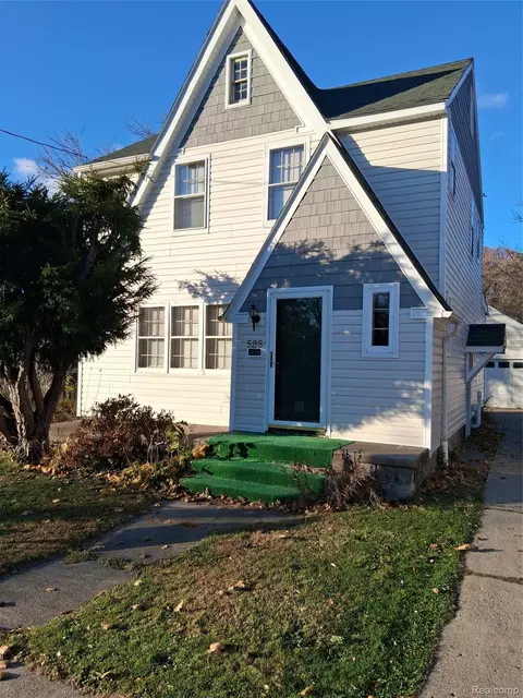 525 E Mount Hope Ave, Lansing, MI 48910