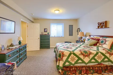 Bedroom - 10047 Fox Run Dr, Davison, MI 48423 photo 9 of 9