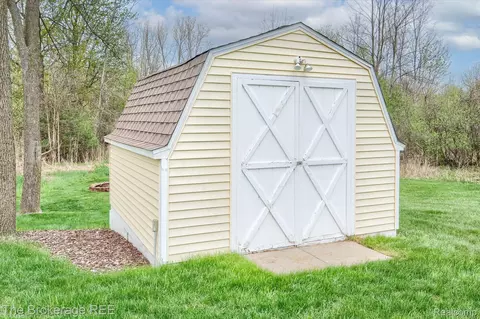 Other - 10047 Fox Run Dr, Davison, MI 48423 photo 2 of 24