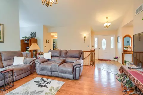 Entry Way - 10047 Fox Run Dr, Davison, MI 48423 photo 1 of 5