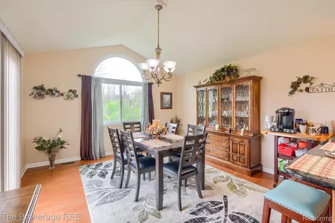 Dining - 10047 Fox Run Dr, Davison, MI 48423 photo 1 of 4