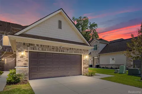 16625 Savor Ln, Clinton Township, MI 48035