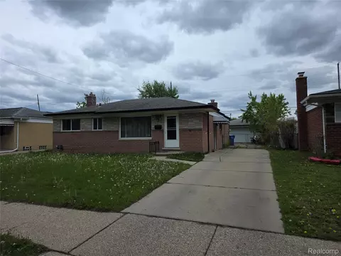 4530 Stratford Dr, Warren, MI 48092