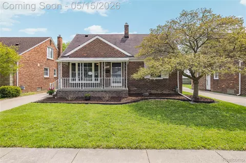 13527 Phelps St, Southgate, MI 48195