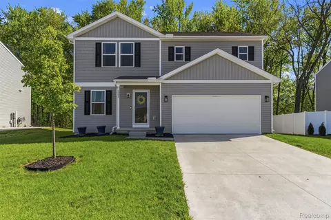 6048 Burton Estates Dr, Burton, MI 48519