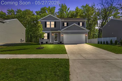 6048 Burton Estates Dr, Burton, MI 48519