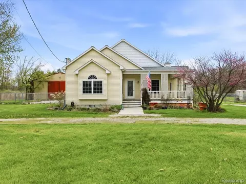 1918 Harvey Rd, Kimball, MI 48074