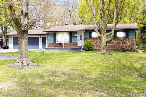 5042 Cook Rd, Mundy, MI 48473