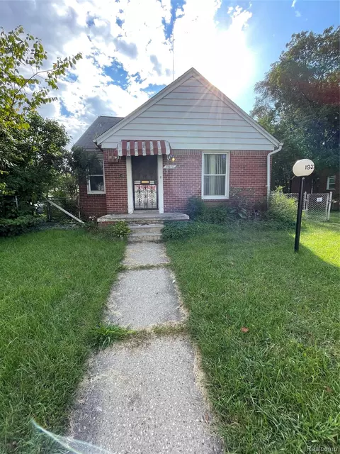 19374 Charest St, Detroit, MI 48234