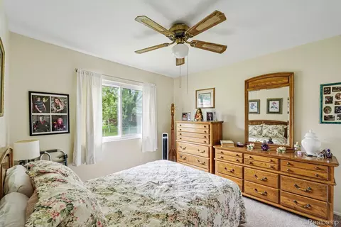 Bedroom - 4987 E M 36, Hamburg, MI 48169 photo 7 of 7