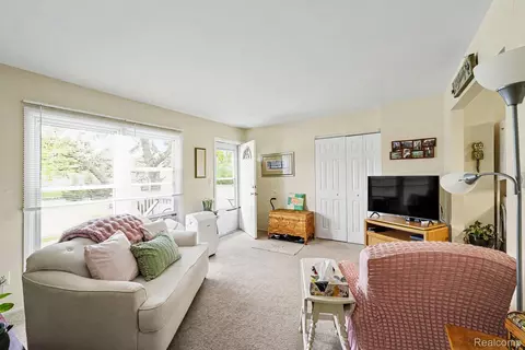 Living - 4987 E M 36, Hamburg, MI 48169 photo 1 of 3