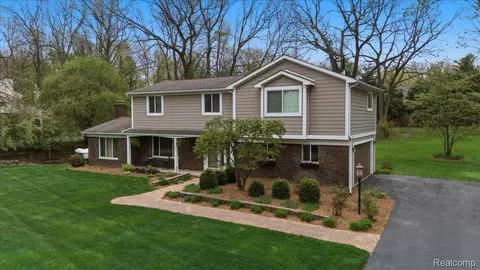 Exterior - 5105 Mohawk Ave, Independence, MI 48348 photo 2 of 9